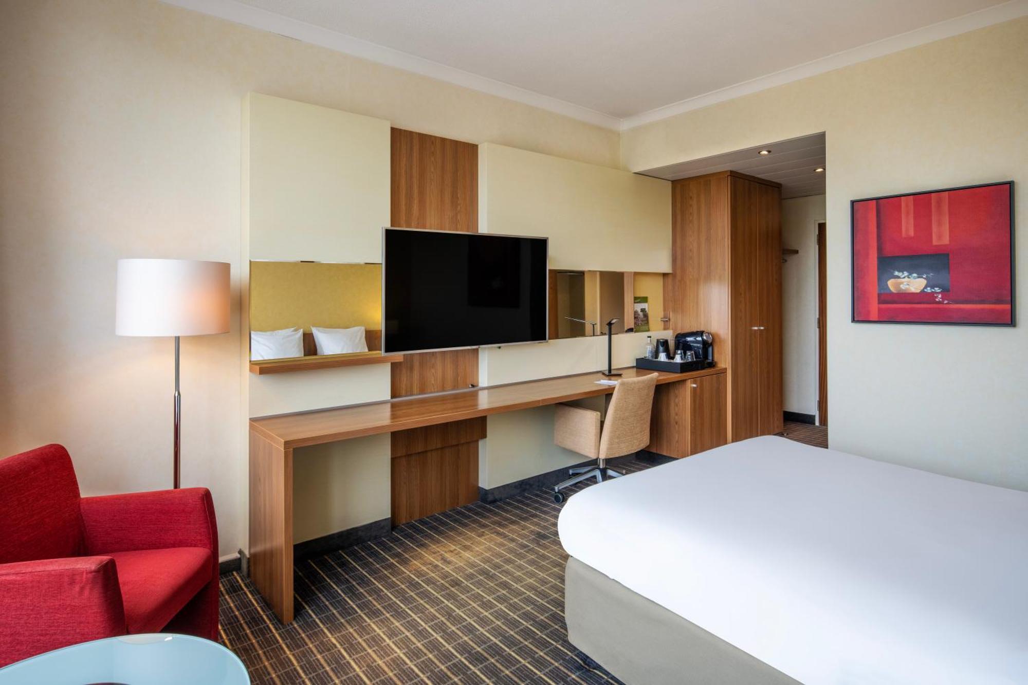 Standard Queen Room